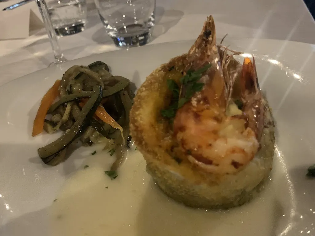 Tsuruyo Vazquez_Cavea Bay_Baia_review