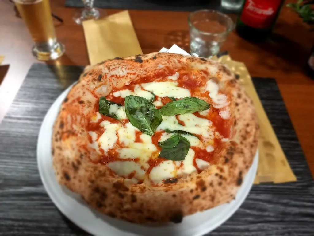 Adriana Scuncio_Rivoluzione casertana_Bivio Mortola_review