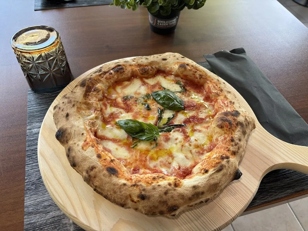 Rivoluzione casertana_Bivio Mortola_slider_image_3