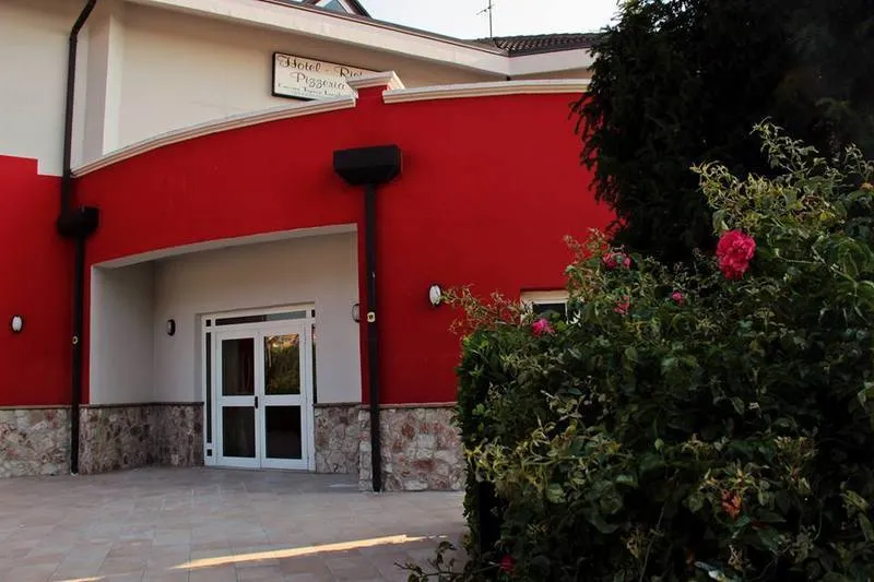 Albergo Ristorante e Pizzeria Zi Nicolina_Bisaccia Nuova_slider_image_1