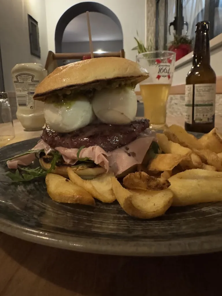 Alessandro Scanzano_Friaus Pub_Bisaccia Nuova_review