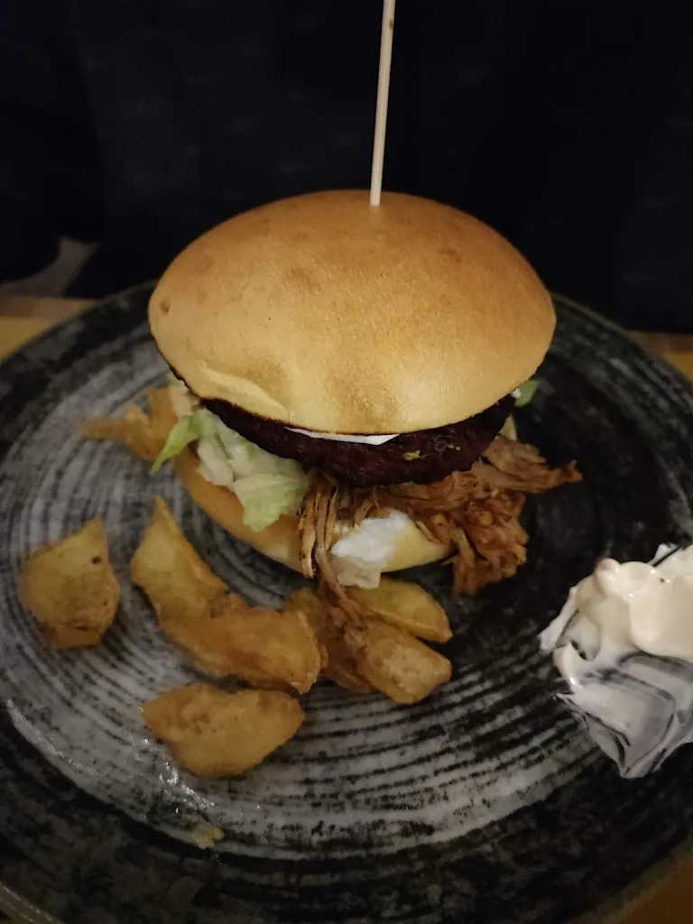 Vittorio Lisi_Friaus Pub_Bisaccia Nuova_review