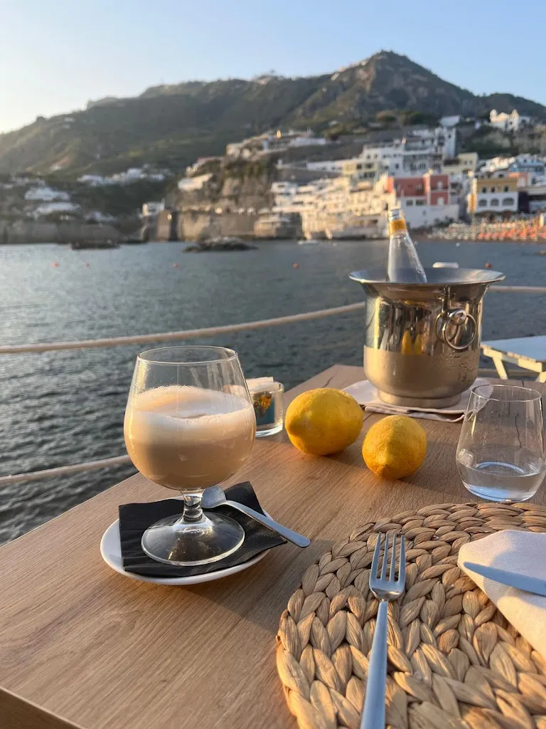 Matt Bright_Ristorante Pizzeria & Beach Club La Brezza_Brezza_review