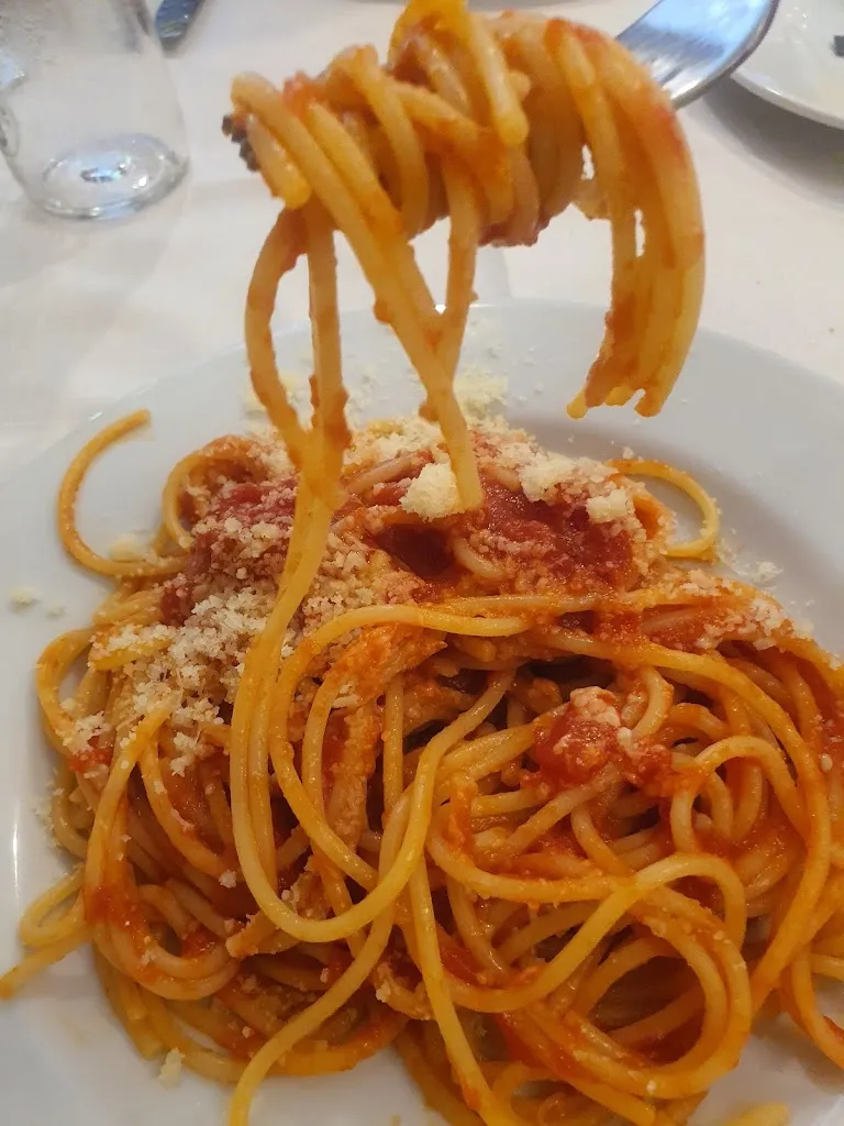 Ristorante @ Agriturismo Adelizzi_Bivio Santa Cecilia_slider_image_3