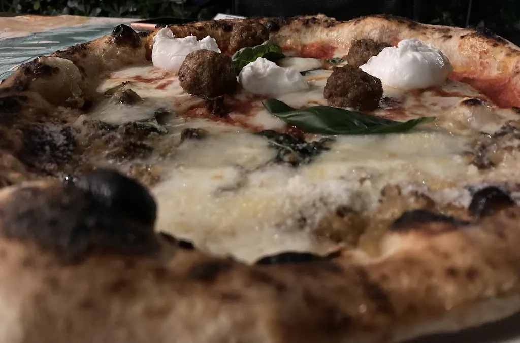 Alfonso Esposito_Pizzeria Asso 'e Coppe_Bivio Santa Cecilia_review