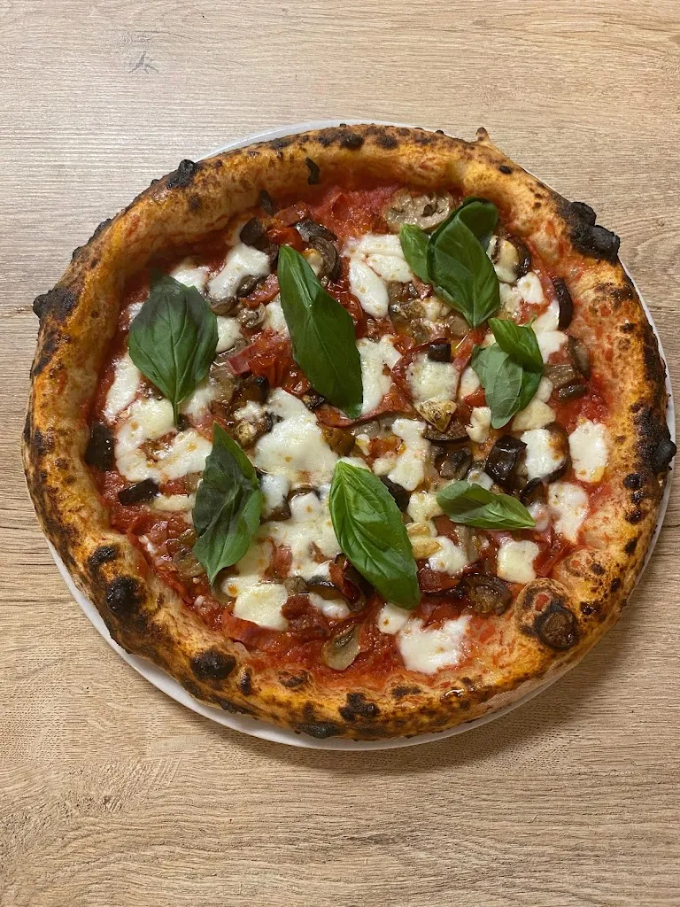 Pizzeria Asso 'e Coppe_Bivio Santa Cecilia_slider_image_3