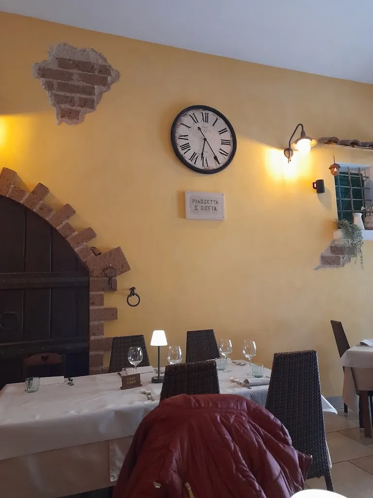 Raffaele Bruzzese_Piazzetta Santa Sofia_Bivio Santa Cecilia_review