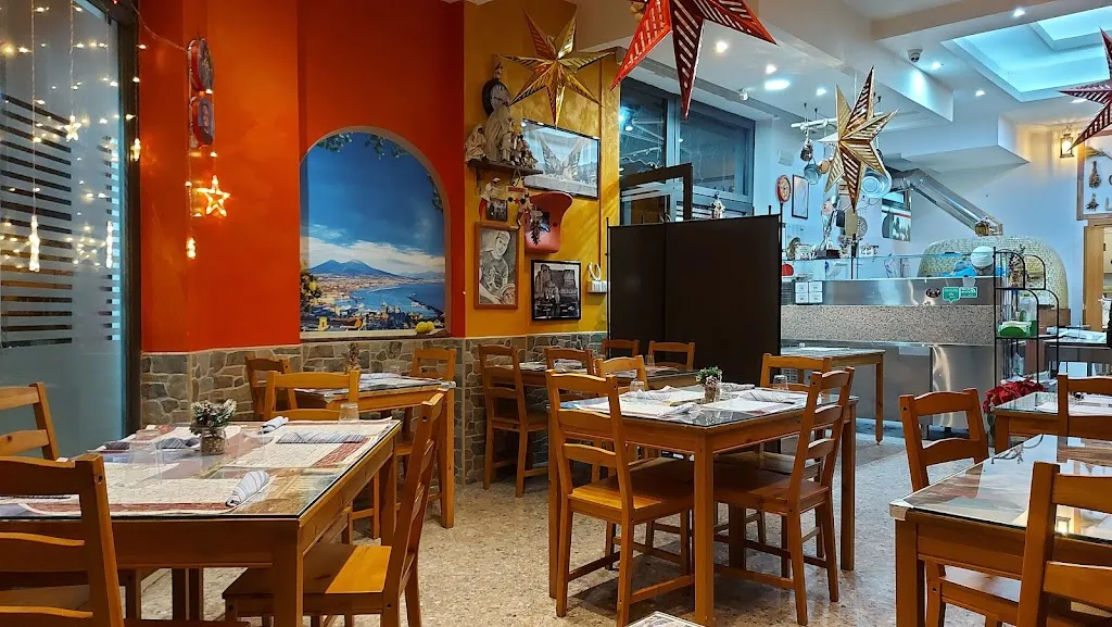 Pizzeria l'Oro di Napoli restaurant in Bivio Santa Cecilia