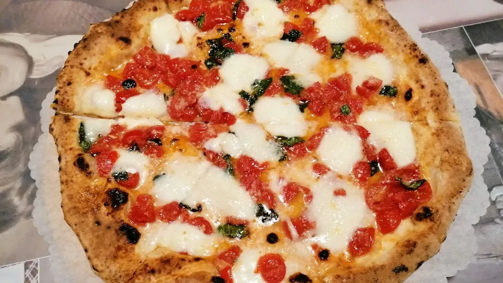 Pizzeria l'Oro di Napoli_Bivio Santa Cecilia_slider_image_2