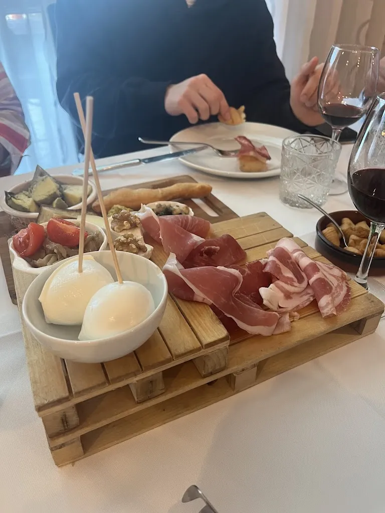 Sara_Ristorante La Tana Del Lupo_Caggiano_review