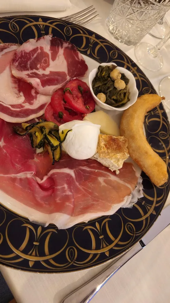 Ristorante La Tana Del Lupo_Caggiano_slider_image_3