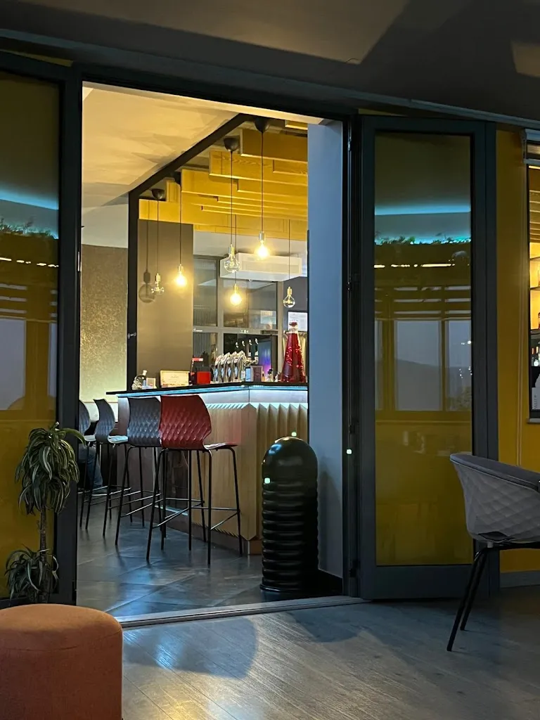 LALTROLATO - Cafè-food-wine-drink restaurant in Caggiano