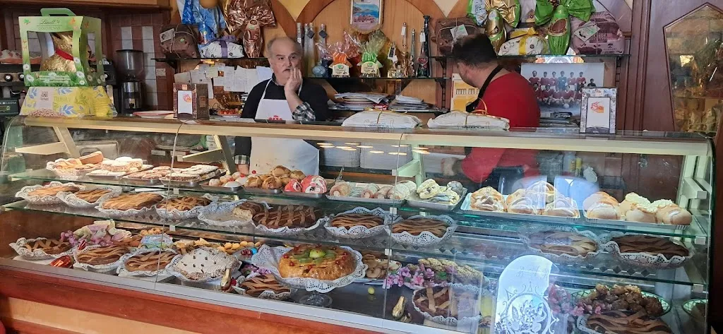 Pasticceria Bar F. Leone_Calvanico_slider_image_2