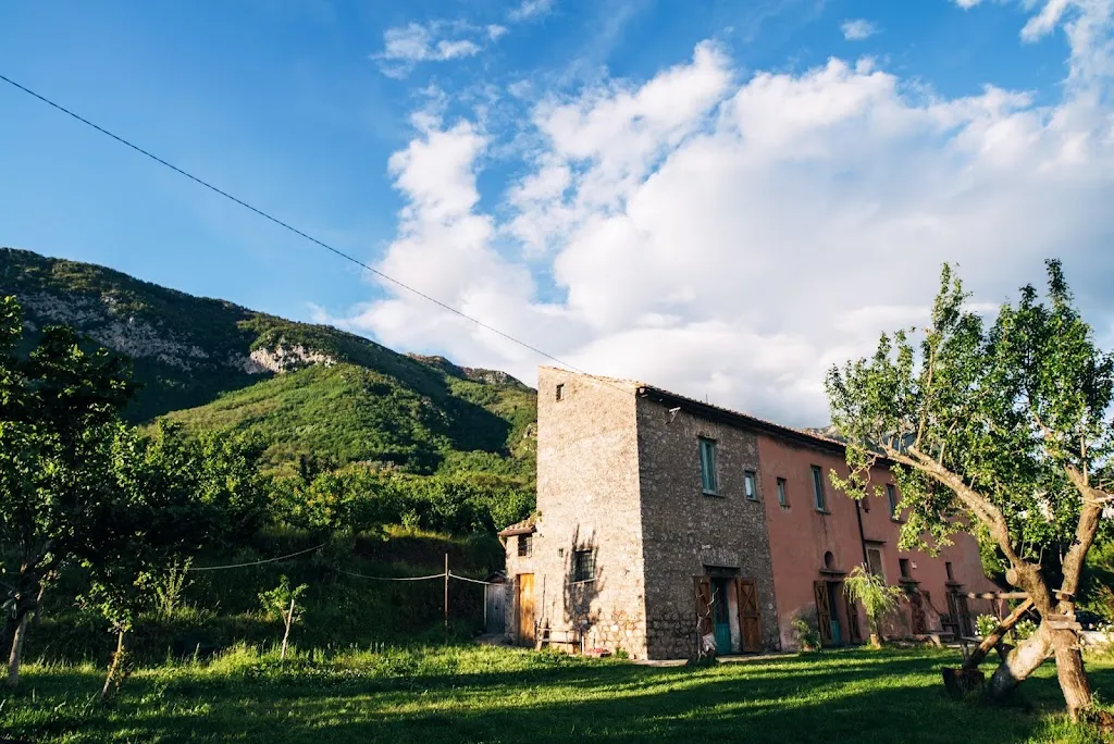 Rural Residence "lIncartata" restaurant in Calvanico