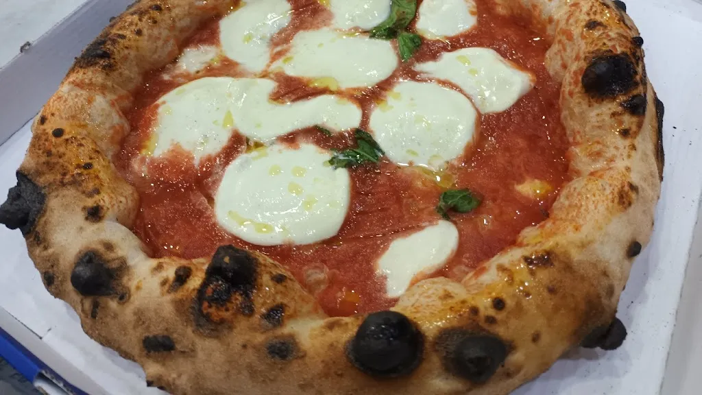 Pizzeria napoletana by sciuscià_Caianello_slider_image_3