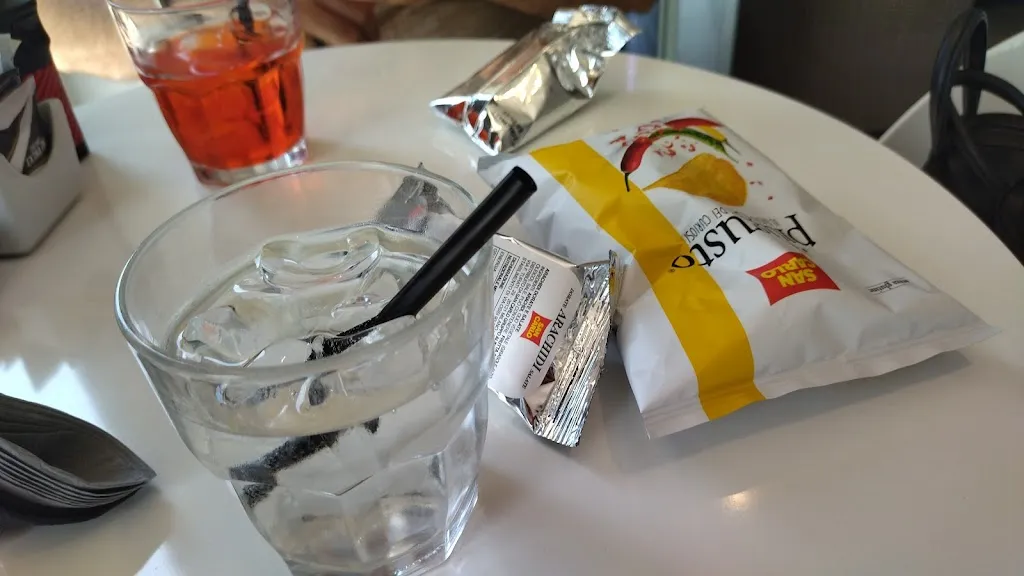 almerinda stocchetti_Risto Pub Red Café_Caianello_review