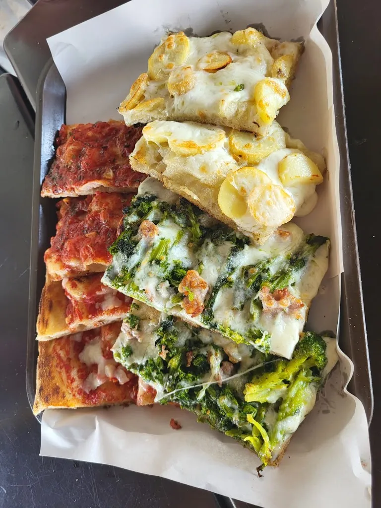 Dan Hunt_Golden Cafè_Caianello_review