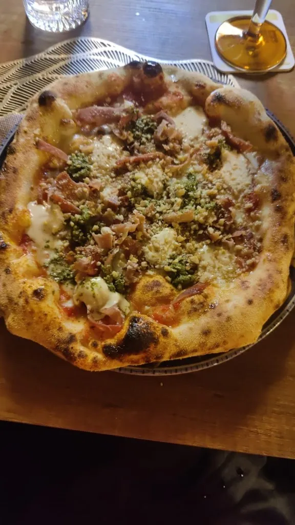 Maria Merola_Vol.2 Pizza Parlor & Public House_Camigliano_review