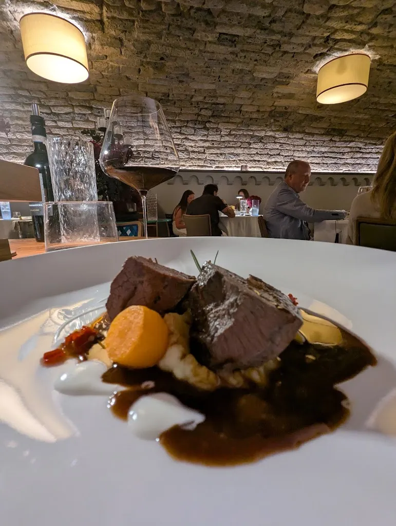 Adrian Sutherland_Il Buco_Campagna_review