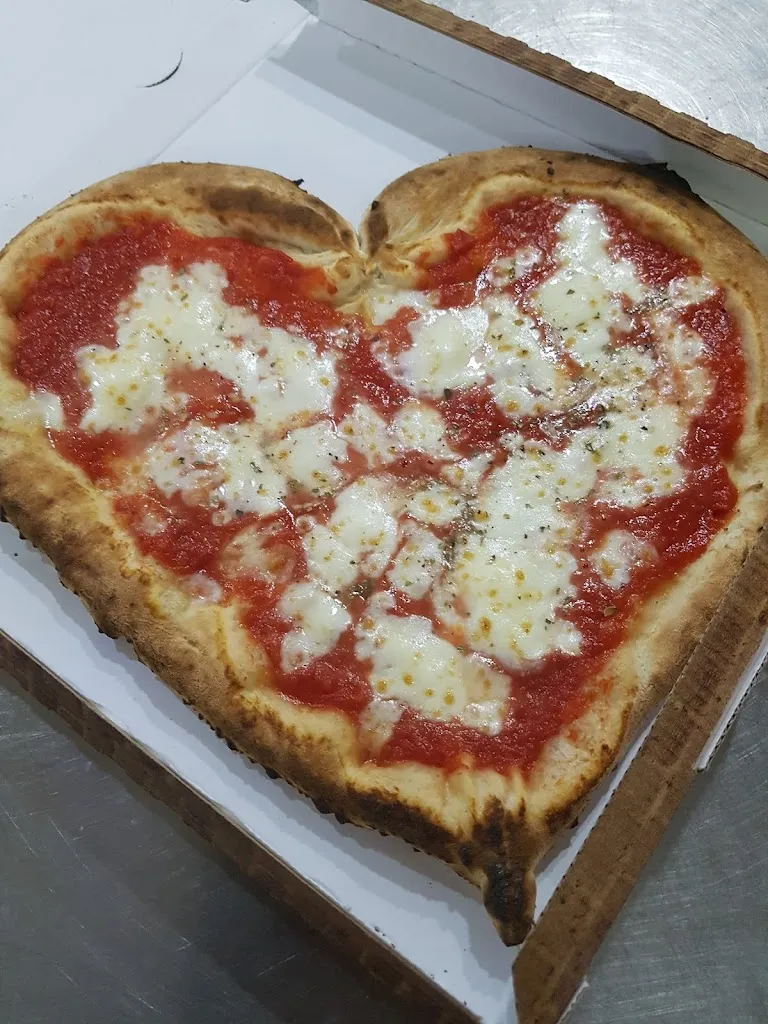 Menu_Sfizi di Pizza Restaurant di Mario Rossi e Abbadia Carla_Calvi Risorta_image_7