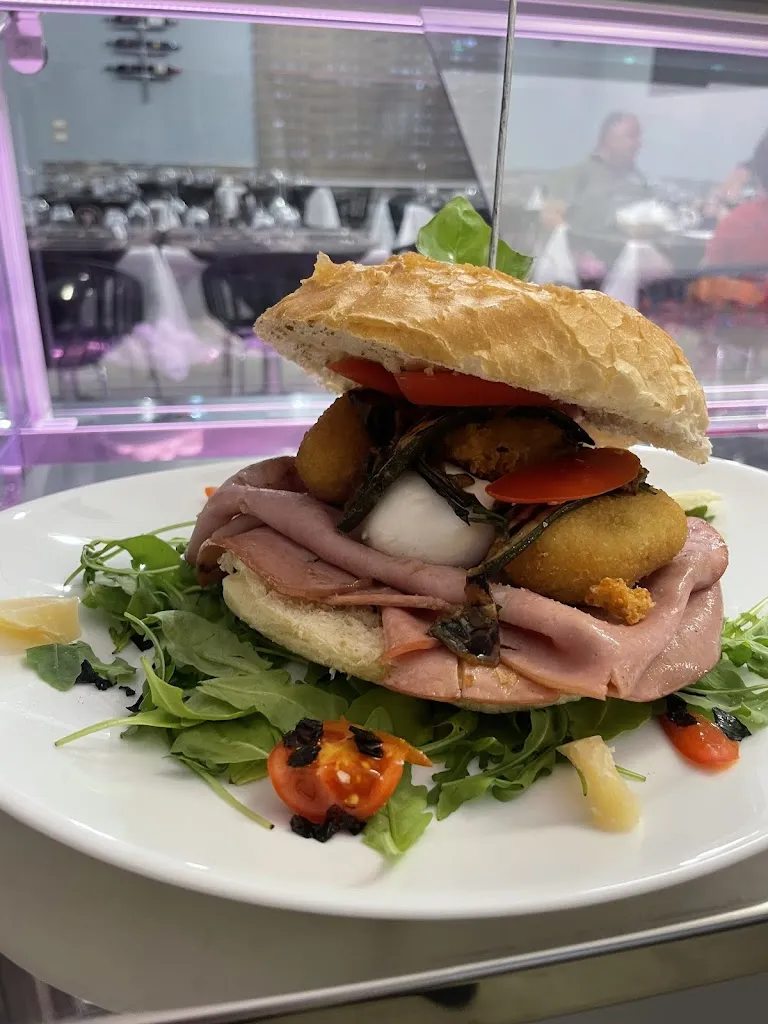 Il diavolo della carne_Calvi Risorta_slider_image_3