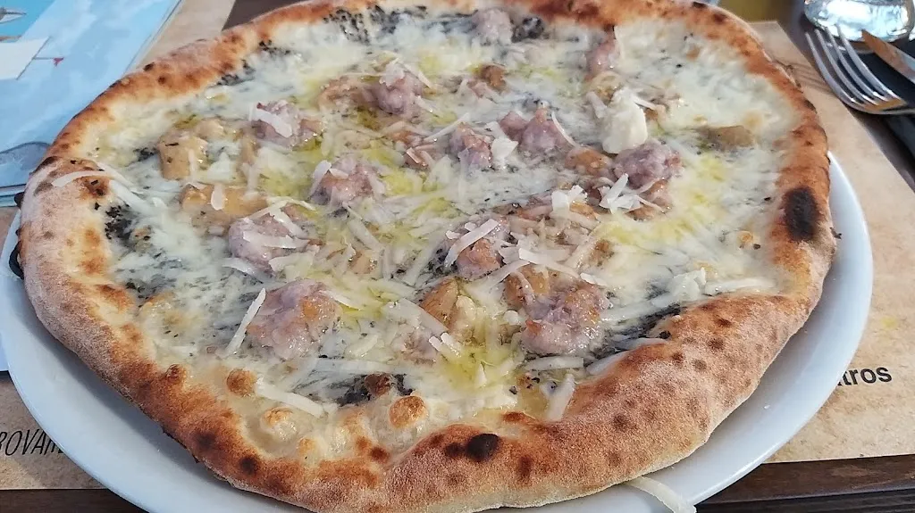 Louise Pownall_Pizzeria Albatros_Francavilla al Mare_review