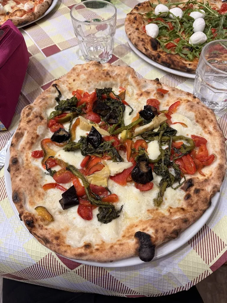 Salvatore Chiarolanza_Pizzeria Irene l’Antica Pizzeria_Cancello-Arnone_review