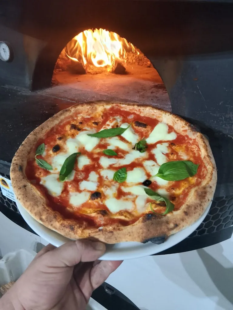 LA VILLA FOOD & DRINK_Cancello-Arnone_slider_image_3