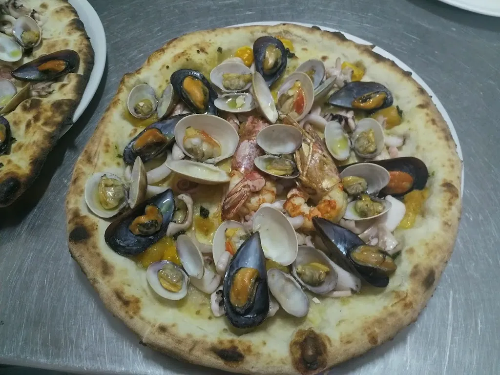 Pizz8 by il Carrettiere: La pizza di Cancello ed Arnone dal 1990_Cancello-Arnone_slider_image_3