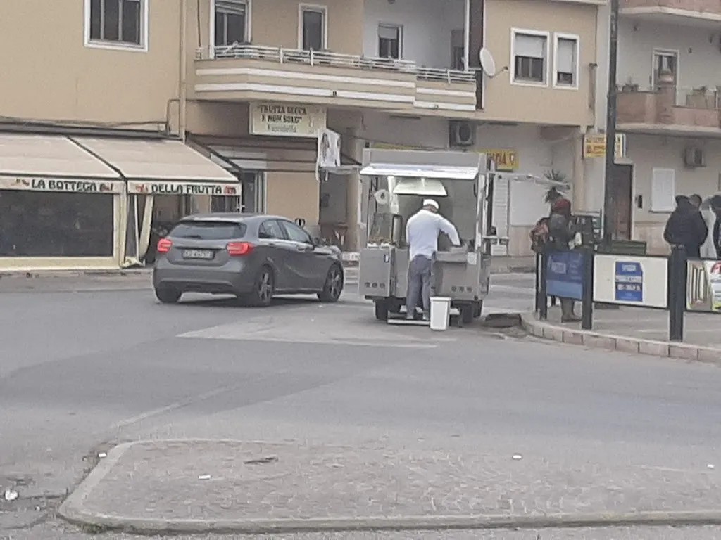 Khaled Kouli_LA CANTINELLA ROSSA_Cancello-Arnone_review