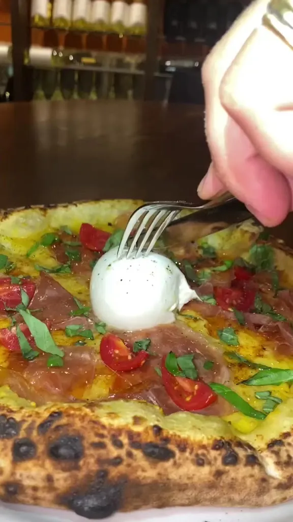 U' Chevalier Pizzeria & trattoria_Capezzano-Cologna_slider_image_2