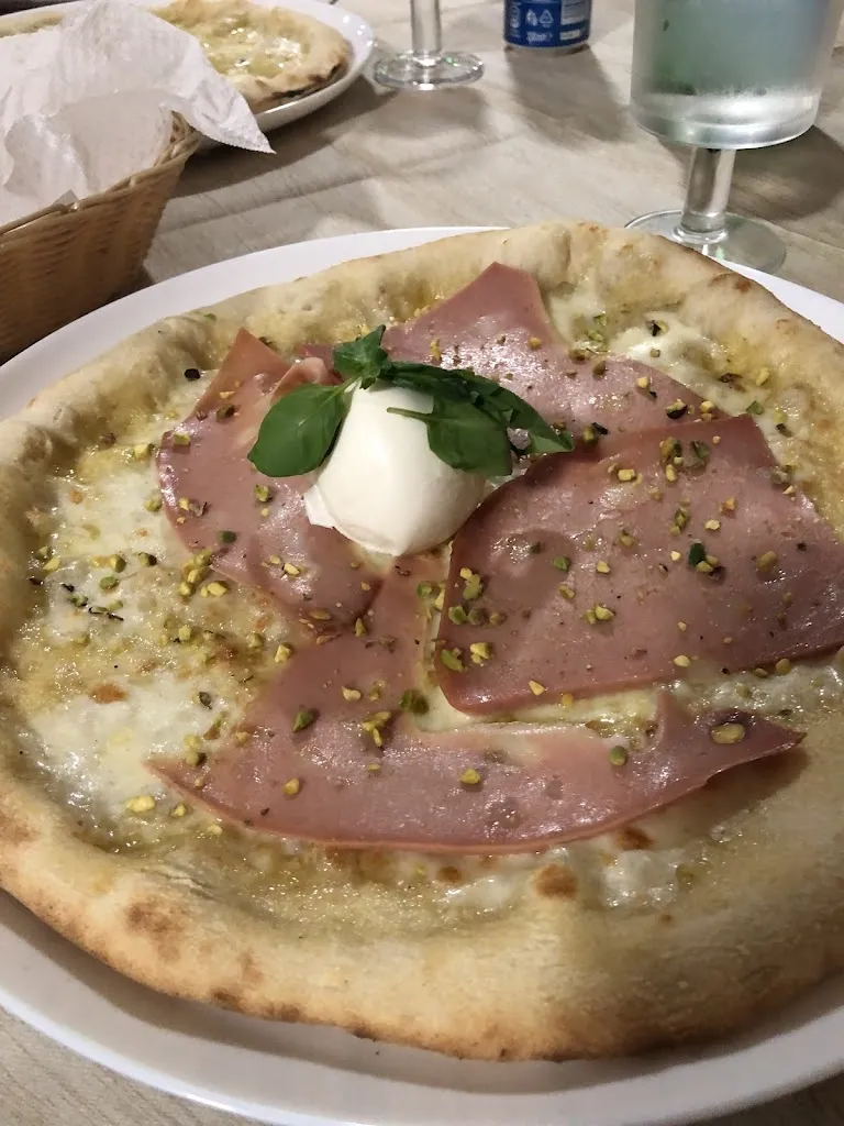 Pavel Hataš_Il Passo_Capriglia_review