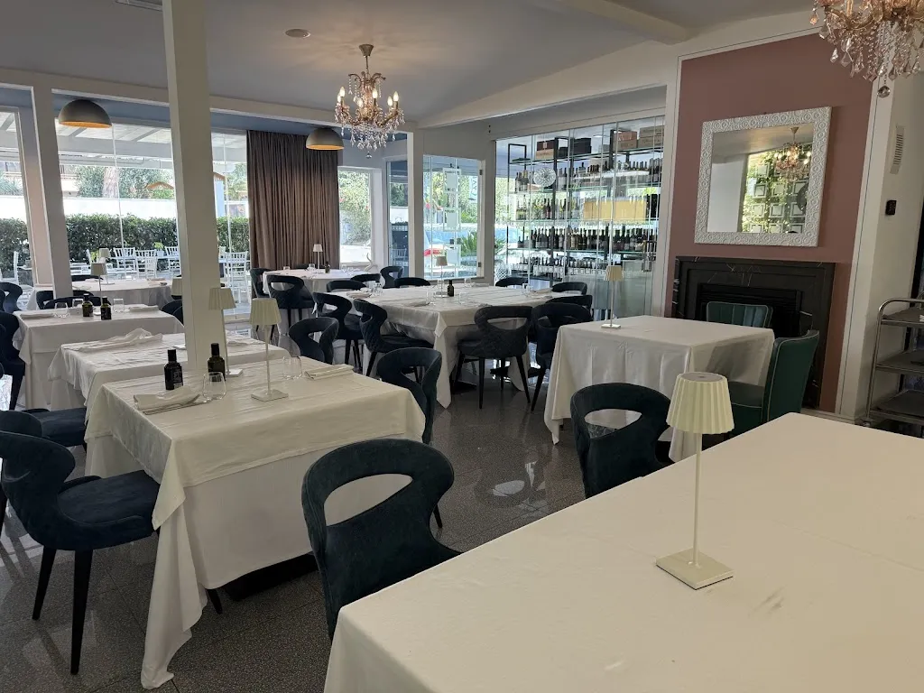 Bar Gelateria Artigianale LAURA restaurant in Capaccio