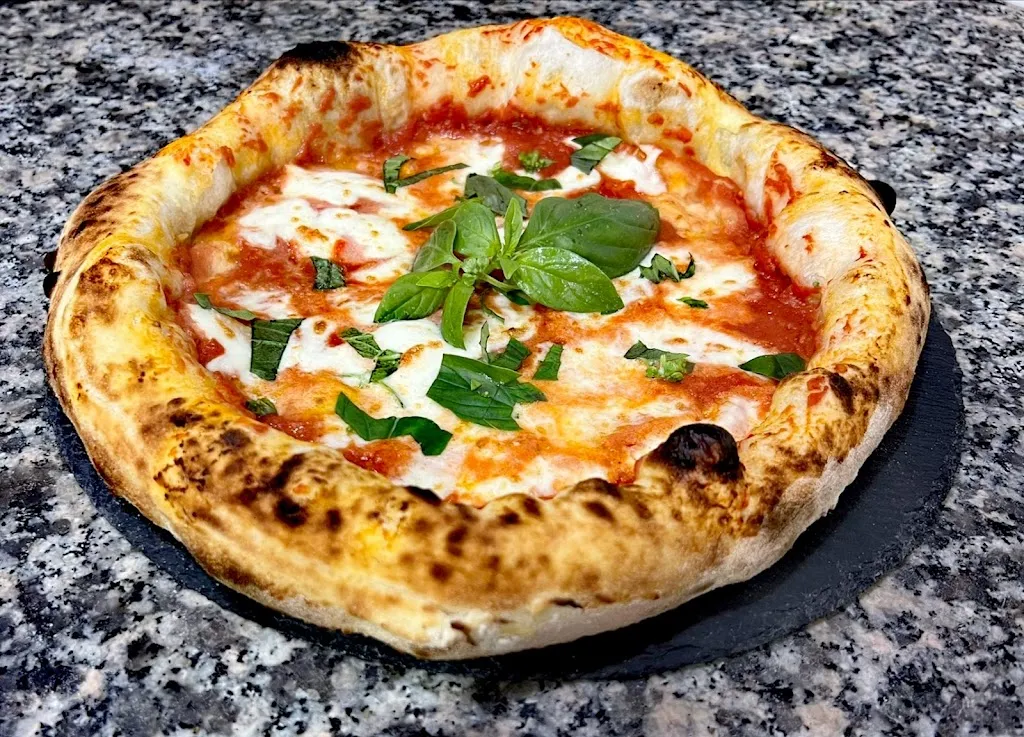 Pizzeria Boris_Capaccio Scalo_slider_image_3