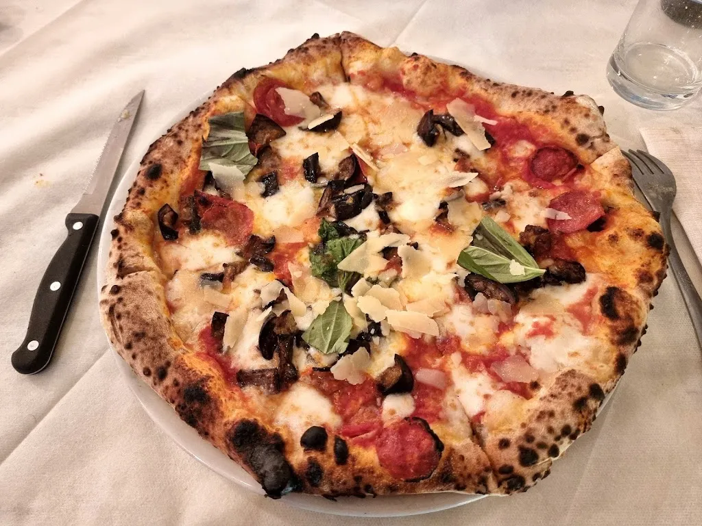 Pizzeria Da Antony_Capaccio Scalo_slider_image_3