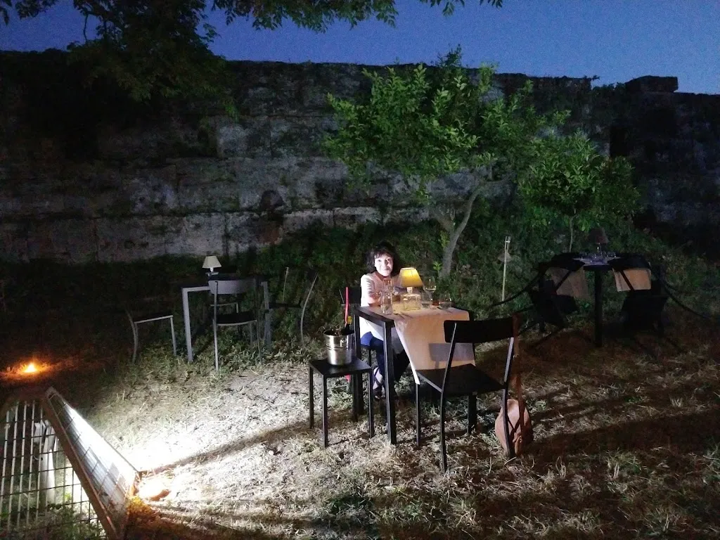 James Hall-Morrison_GinGin - Paestum_Capaccio Scalo_review