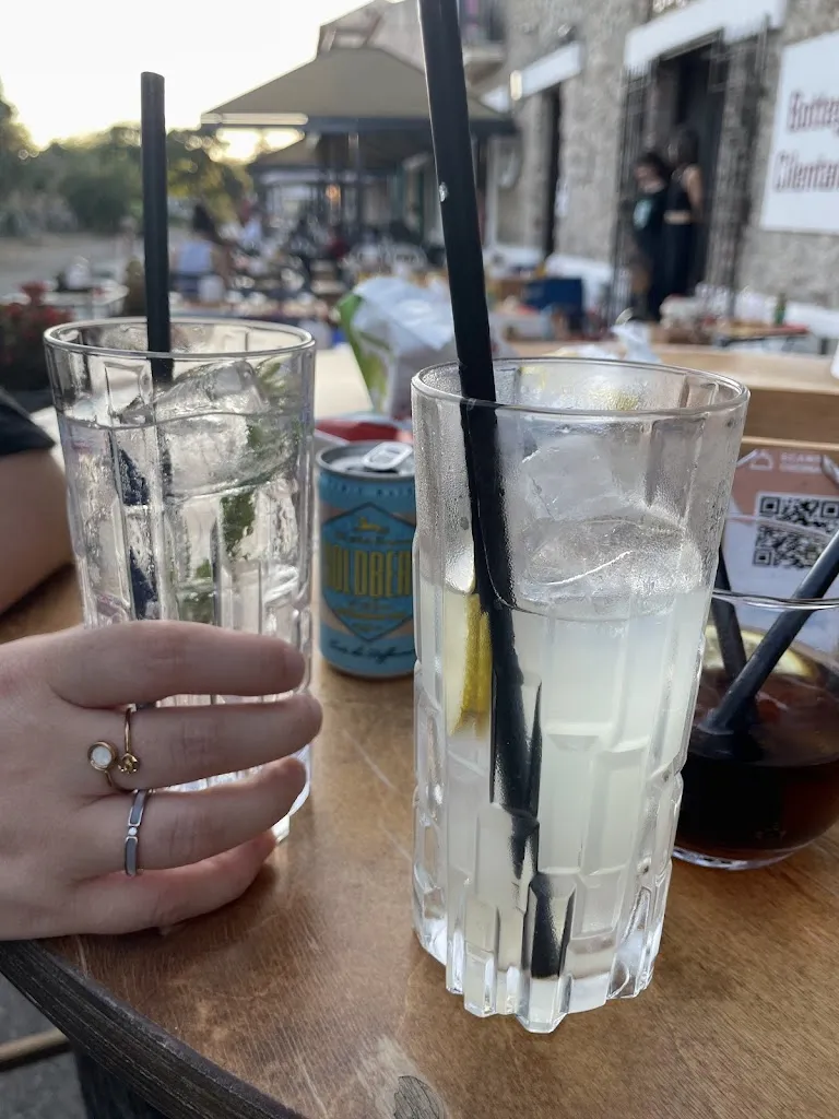 Maria Neubert_GinGin - Paestum_Capaccio Scalo_review