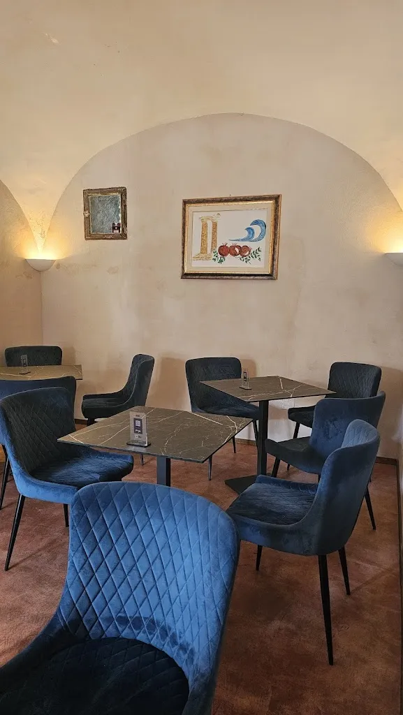 Marivic Merola_GinGin - Paestum_Capaccio Scalo_review