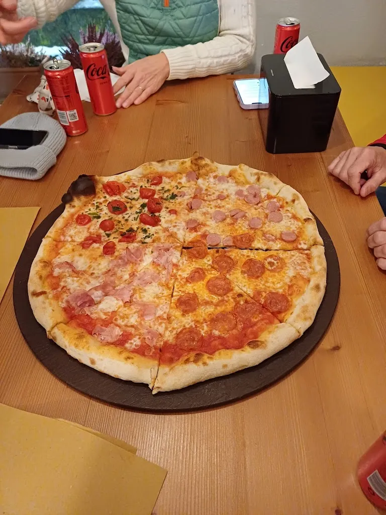 Menu_Pizza shop_Carano_image_8