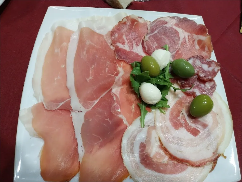 Antonio Lisi_Al Solito Posto_Carife_recensione