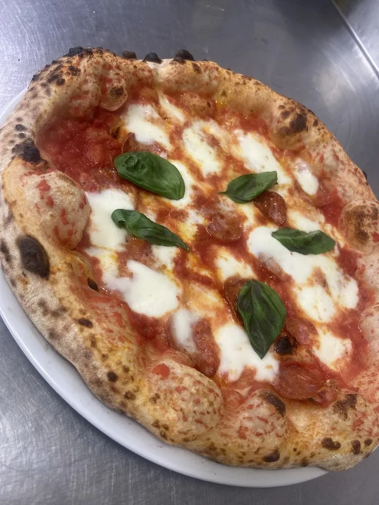 Pizzeria Mani in Pasta - Fraz.Casanova_Carinola_slider_image_1