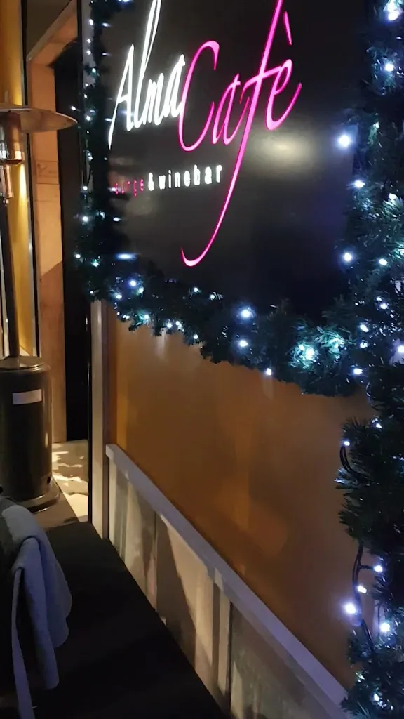 Alma Café Lounge e Winebar_Capua_slider_image_2