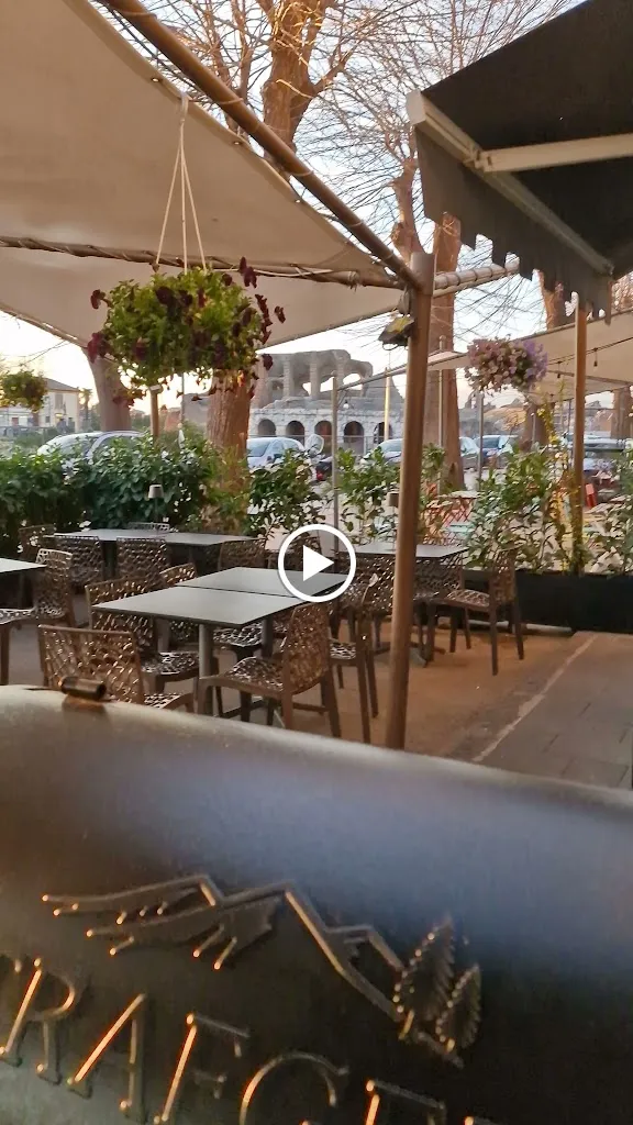 Much More Pub_Capua_slider_image_2