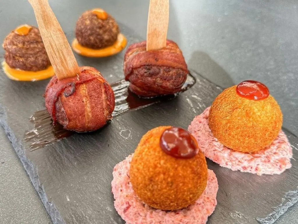 Much More Pub_Capua_slider_image_3