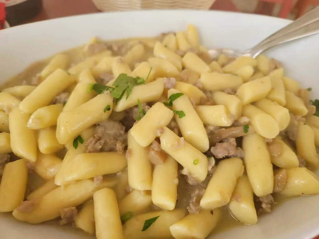 Larraine “Santos” Criss_I Tre Ghiottoni_Atri_review