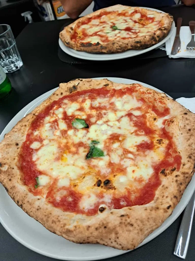 Black Hungry_Casal di Principe_slider_image_2