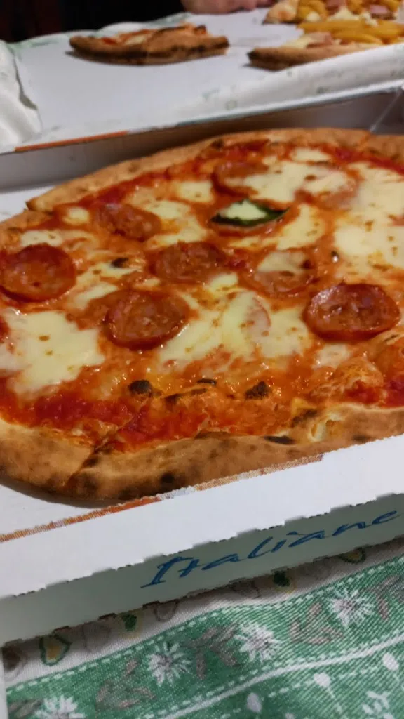 Mary Zara_Pizzeria Zii Anna_Casal di Principe_review