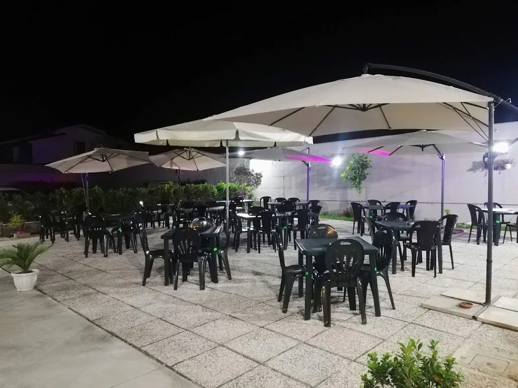 American Pizza #Margheritacomeme_Casal di Principe_slider_image_1