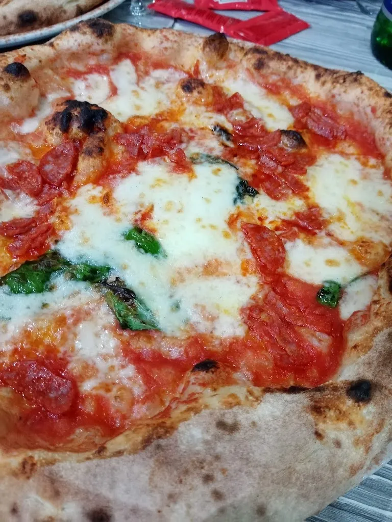 American Pizza #Margheritacomeme_Casal di Principe_slider_image_3