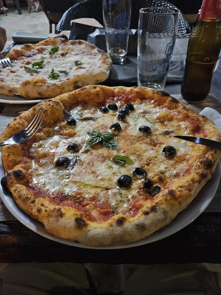 Bar pizzeria la goccia_Casal Velino_slider_image_3